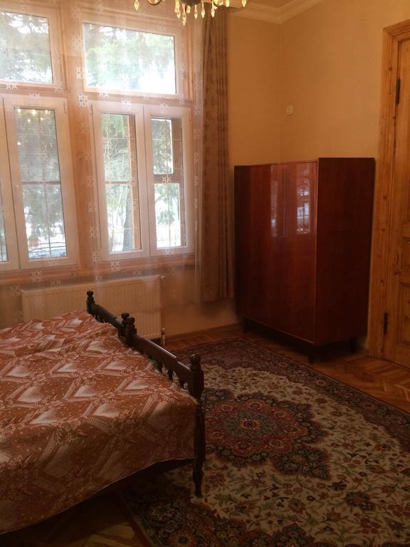Old House Rustaveli Hotel Borjomi Bagian luar foto