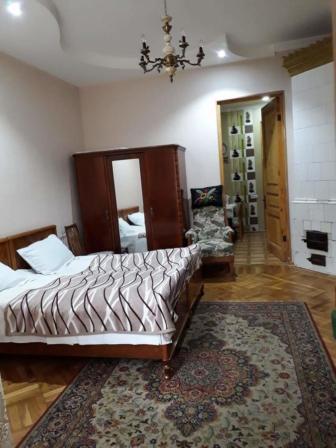 Old House Rustaveli Hotel Borjomi Bagian luar foto