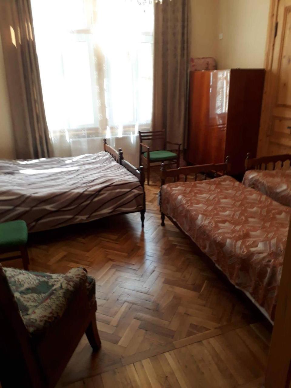 Old House Rustaveli Hotel Borjomi Bagian luar foto
